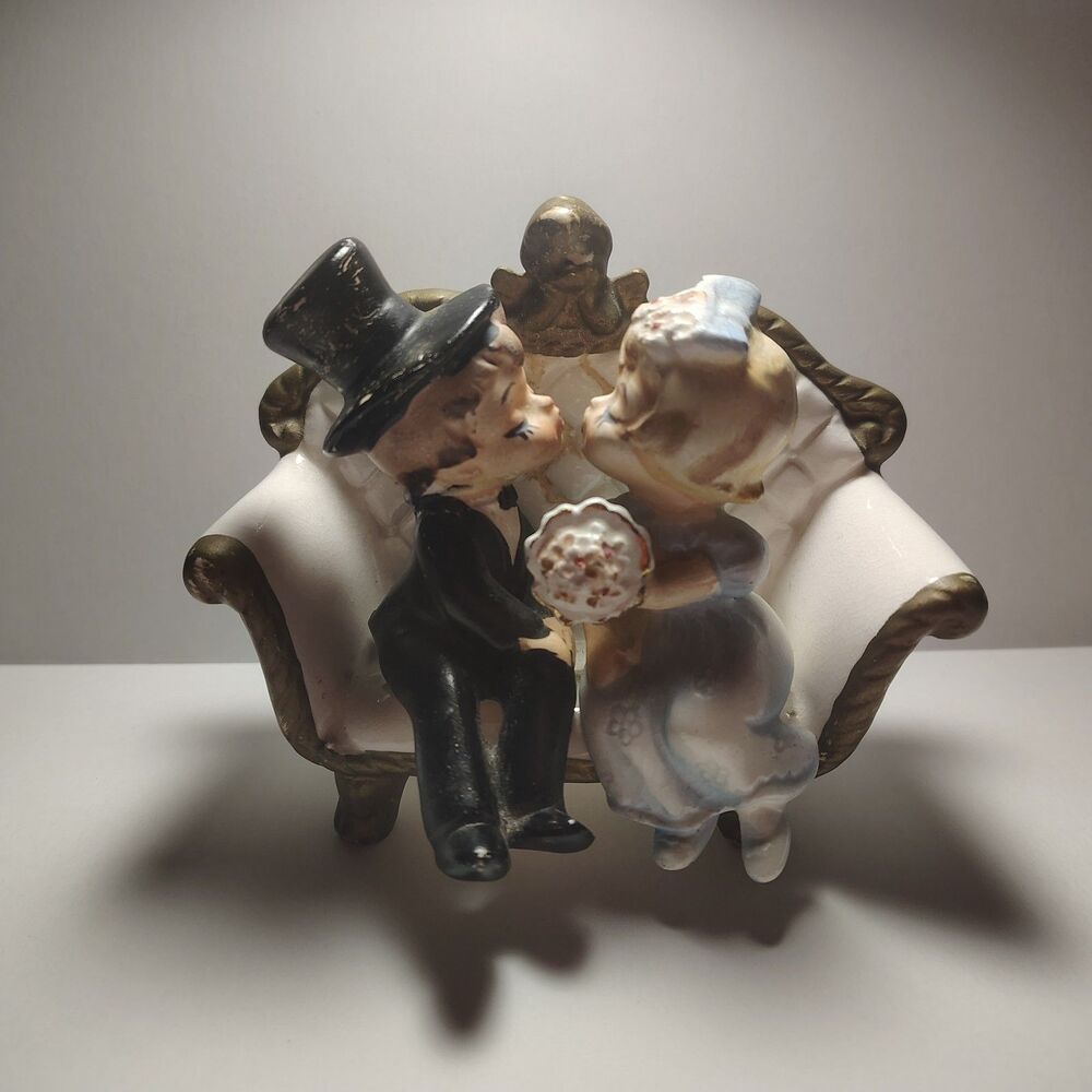 VTG Lefton Bride & Groom Kissing on Couch Cupid 4645 Wedding Figurine Gift